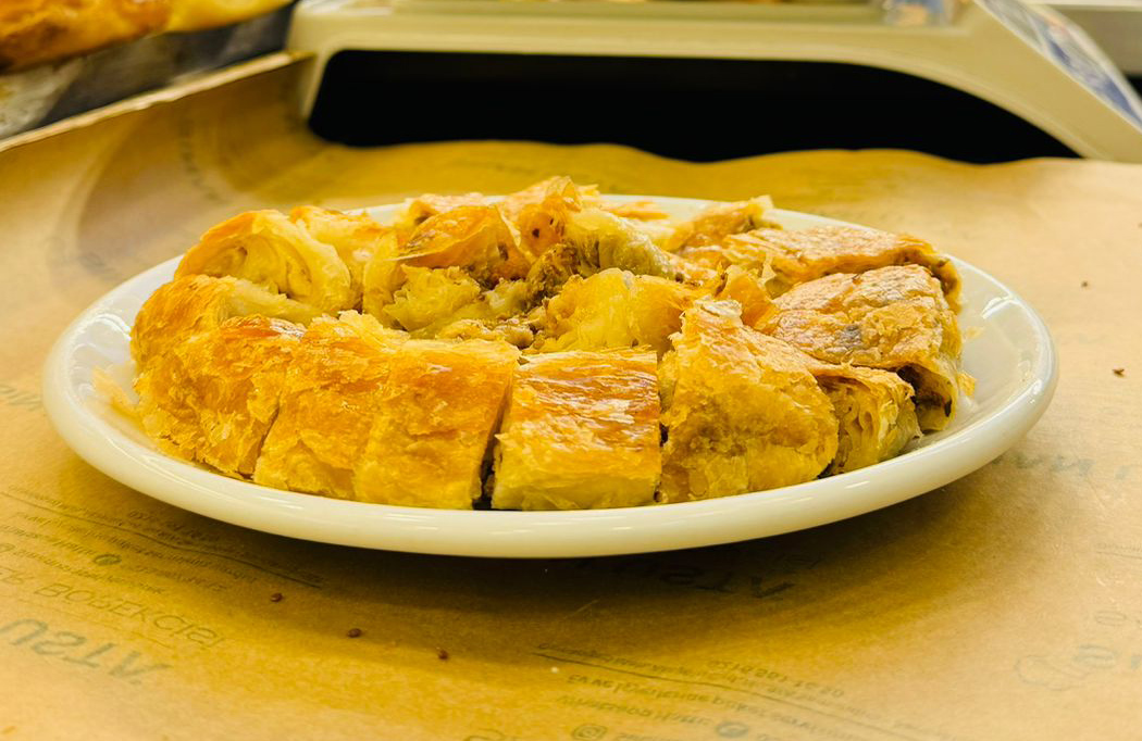 KIYMALI BÖREK 200 grm