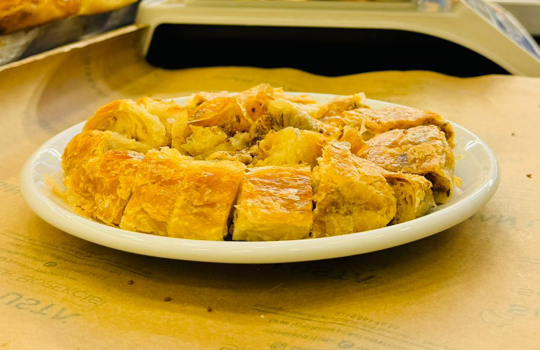 KIYMALI BÖREK